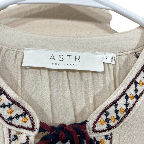 ASTR The Label Size‎ M  MADRID Ivory Embroidered Southwestern Boho Blouse - Picture 3 of 7